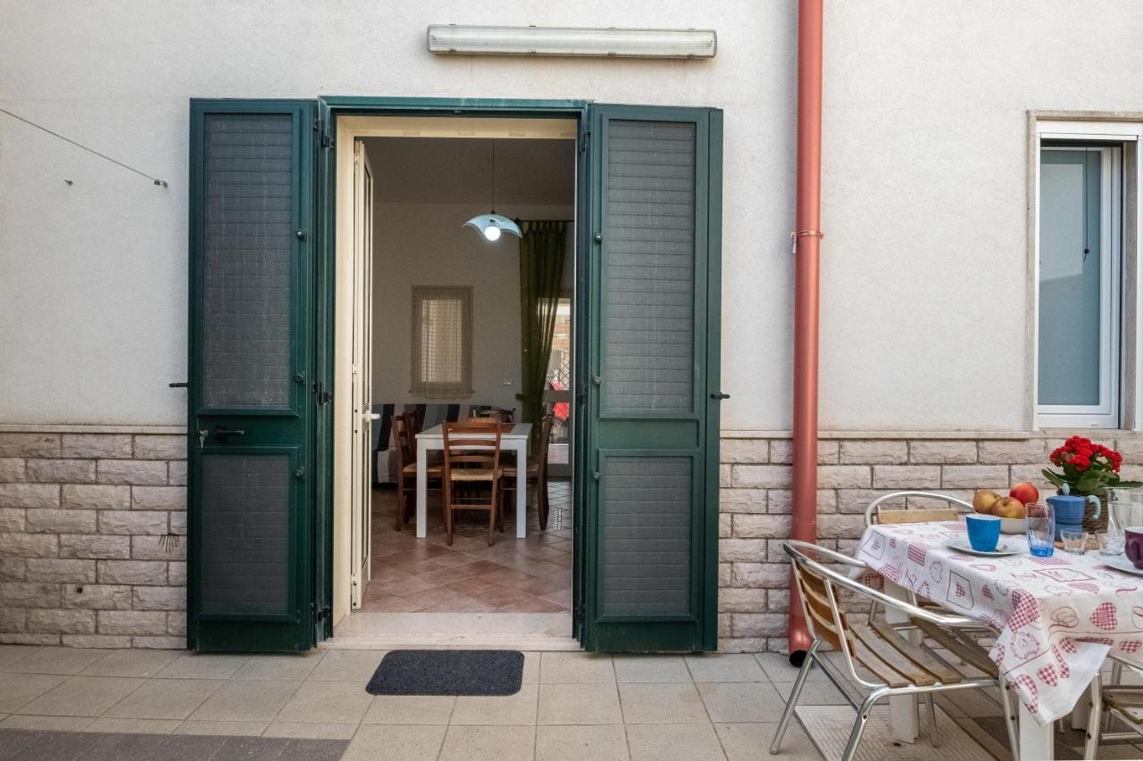 Casa Vacanze Kaloceri Torre dell'Orso Bagian luar foto